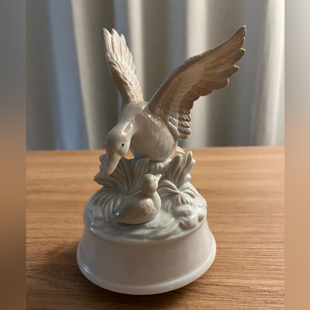 Music Box with Mallard Duck and Duckling by Arnart, Porcelain